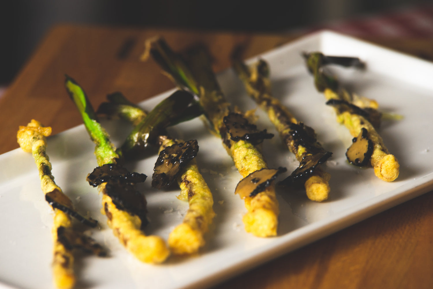 Mini Calçots “Andalusian Style” with Summer Truffle Carpaccio